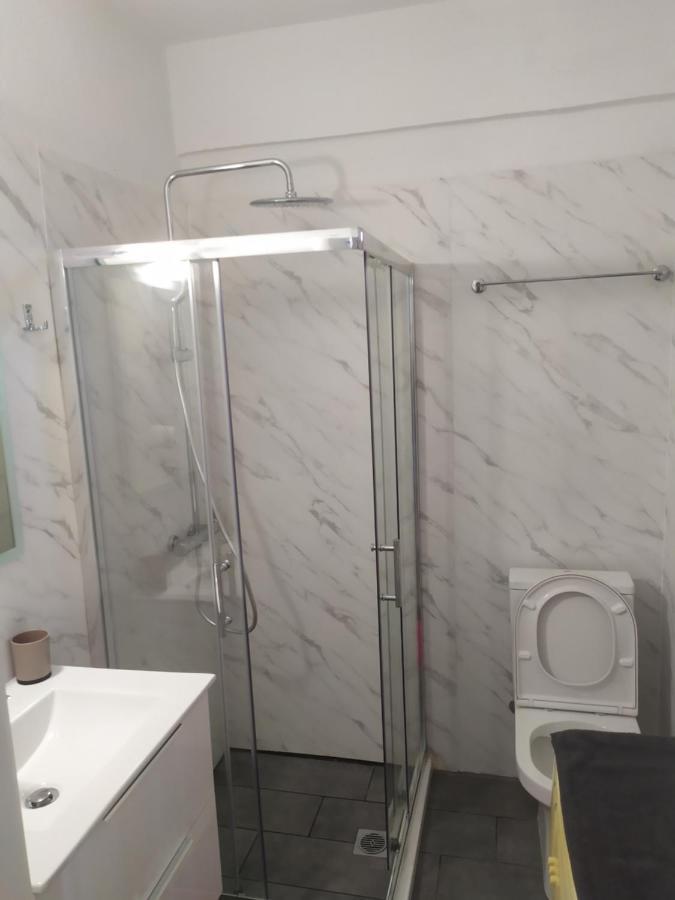 Ofrinio Central Apartments المظهر الخارجي الصورة